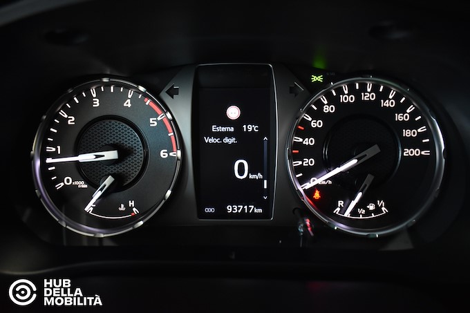 TOYOTA Hilux 2.8 D 4WD 4 porte Double Cab Lounge